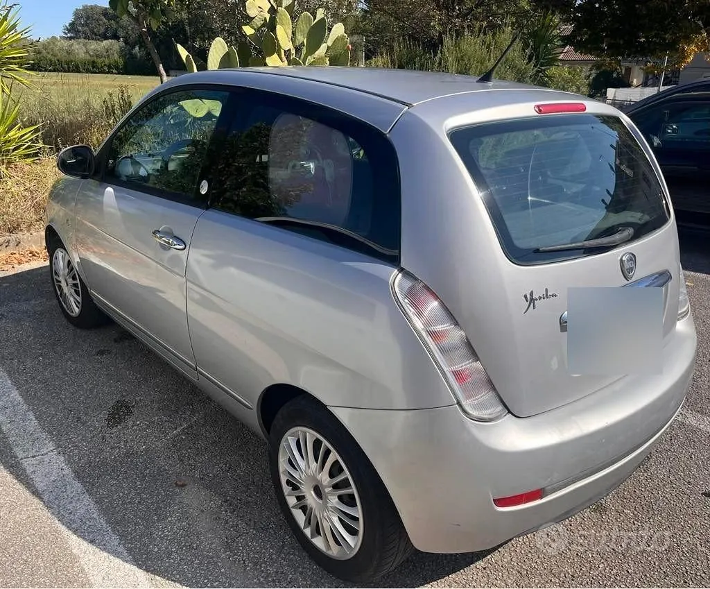 Lancia Ypsilon 2010 photo 3