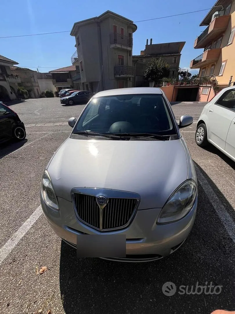 Lancia Ypsilon 2010 photo 2