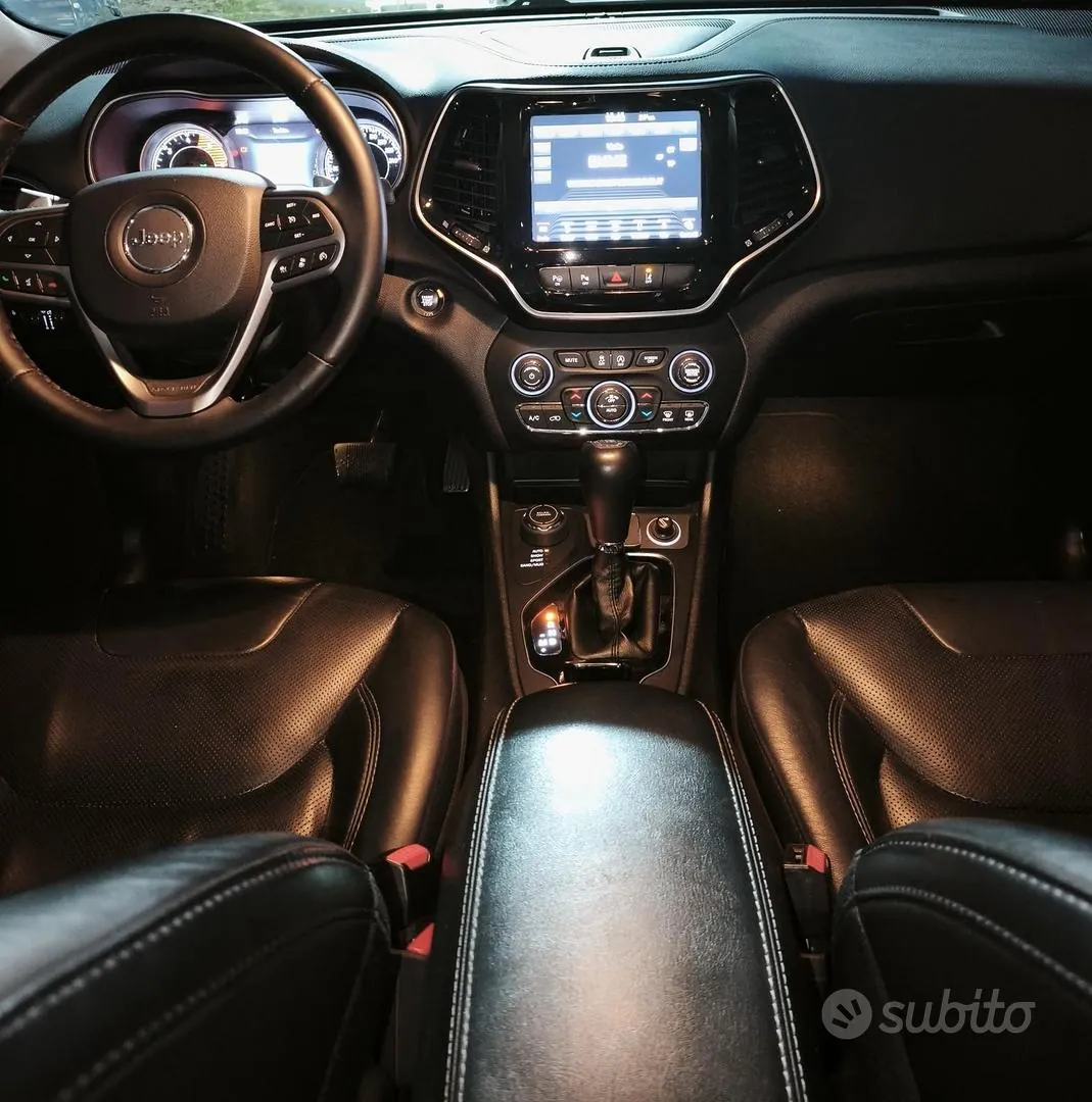 Jeep Cherokee 2020 photo 2