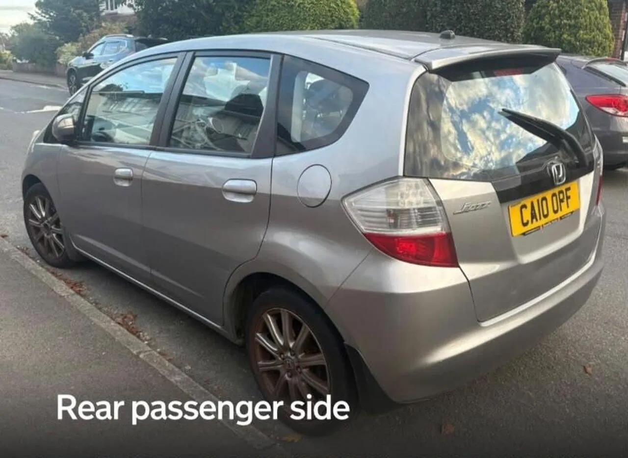 Honda Jazz 2010 photo 2