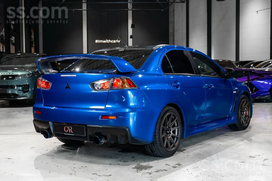 Mitsubishi Lancer Evolution 2012 photo 4