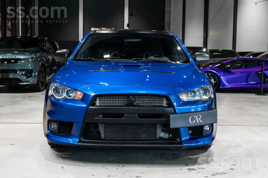 Mitsubishi Lancer Evolution 2012 photo 2