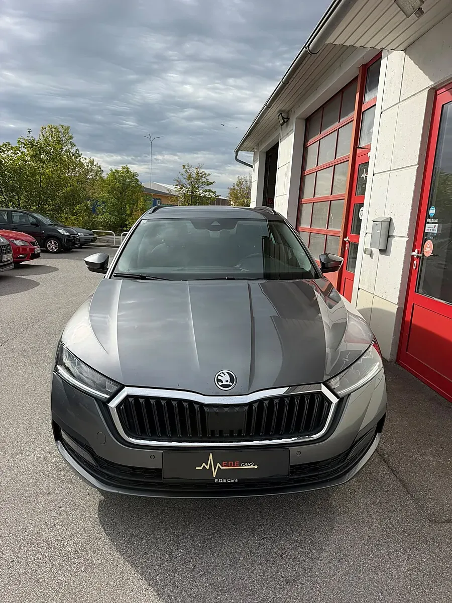 Skoda Octavia 2022 photo 2
