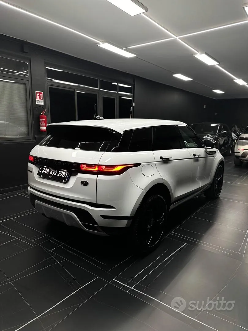 Land Rover Evoque 2021 photo 3