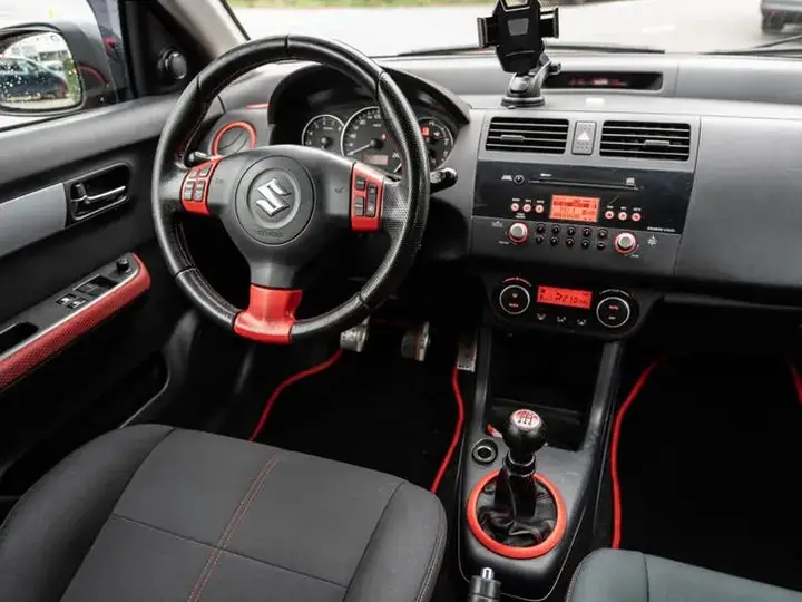 Suzuki Swift 2007 photo 2