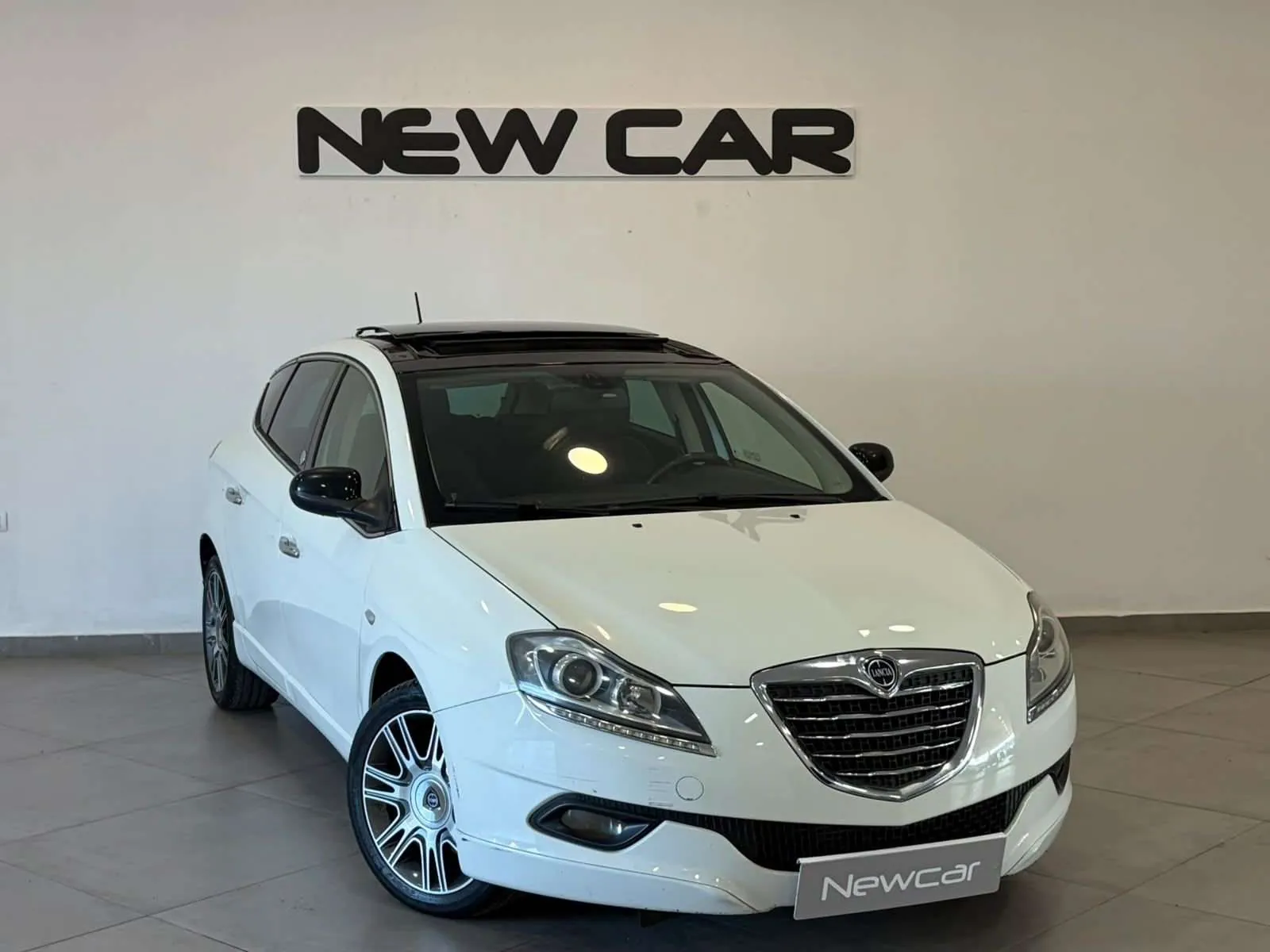 Lancia Delta 2011 photo 2