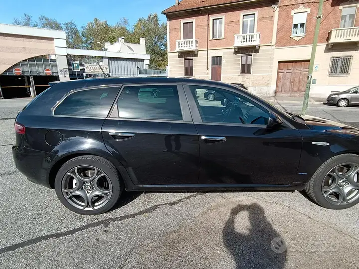 Alfa Romeo 159 2009 photo 3