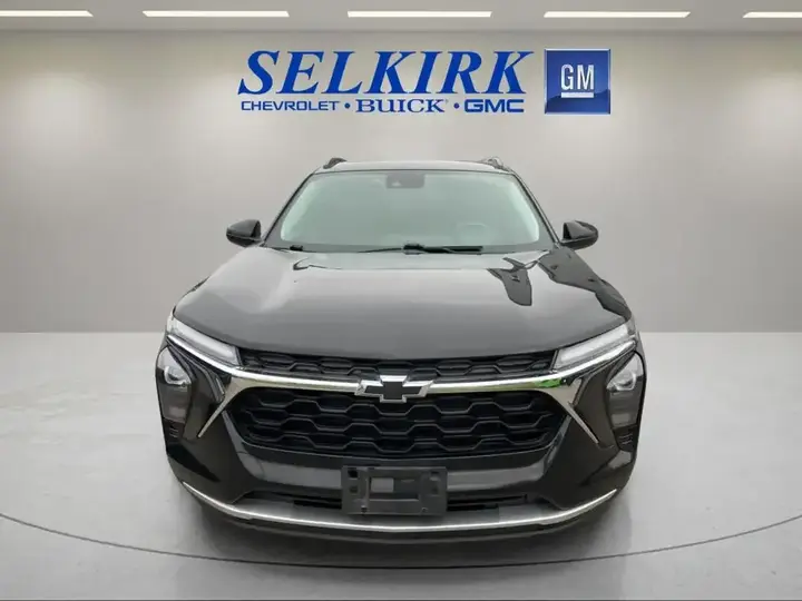 Chevrolet Trax 2024 photo 2