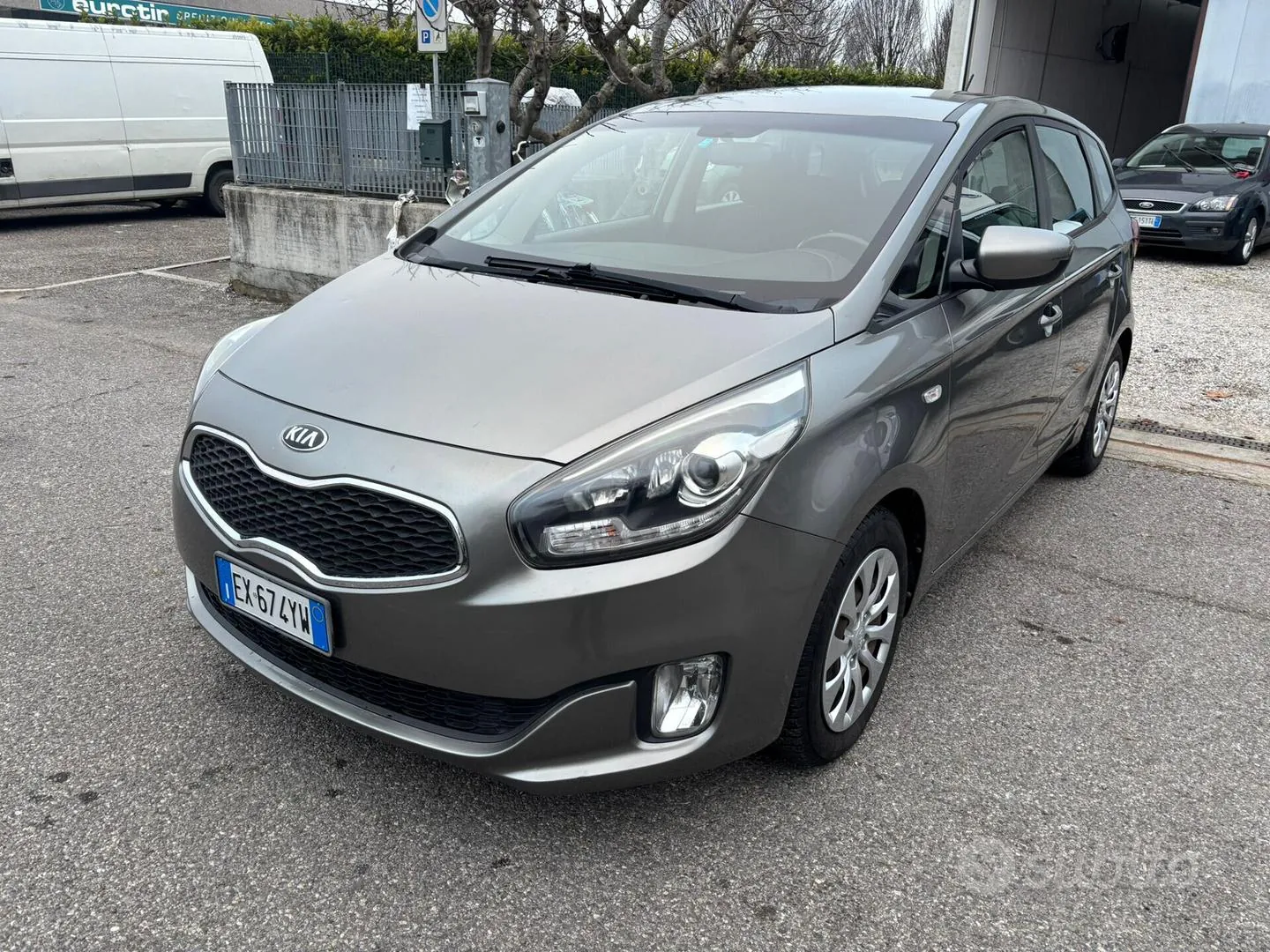 Kia Carens 2015 photo 3