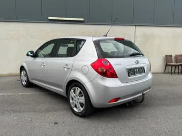 Kia Ceed 2007 photo 3
