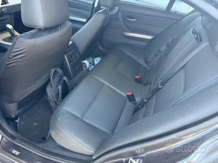 BMW E90 2008 photo 3