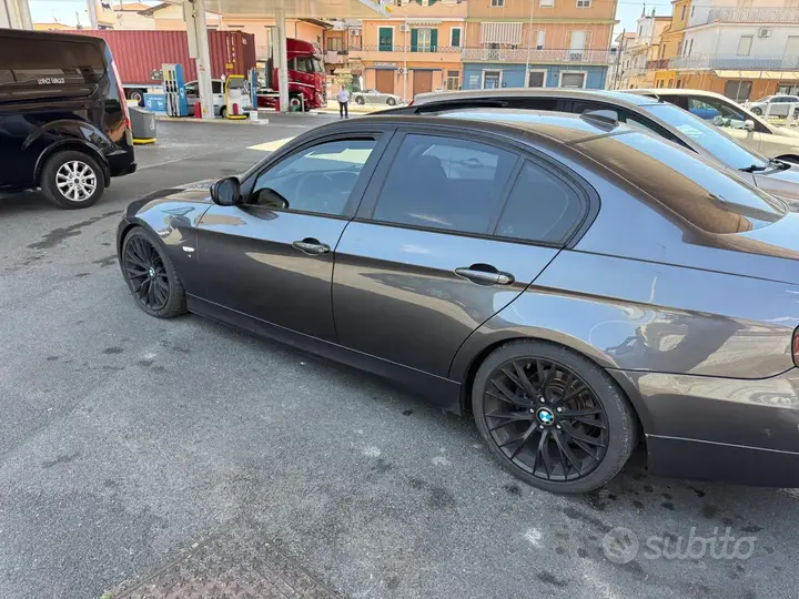 BMW E90 2008 photo 4