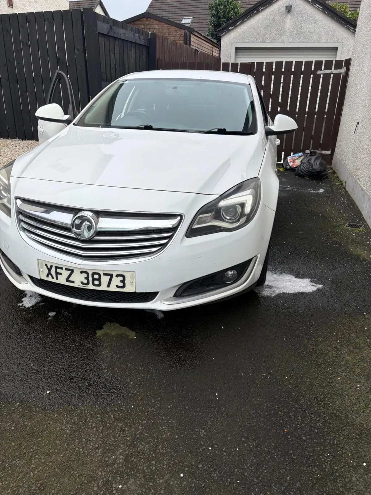 Vauxhall Insignia 2013 photo 2