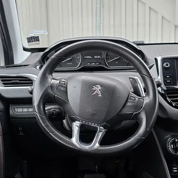 Peugeot 2008 2016 photo 2