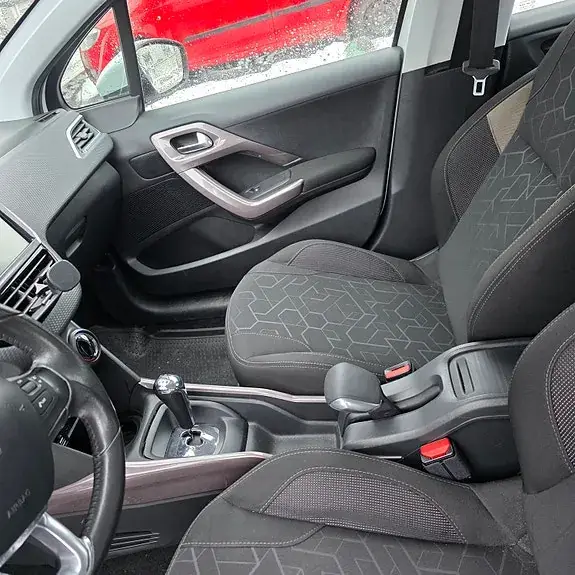 Peugeot 2008 2016 photo 4
