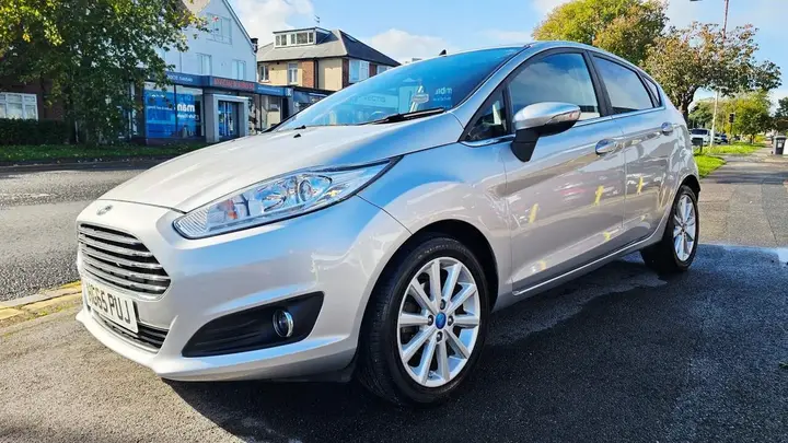Ford Fiesta 2016 photo 2