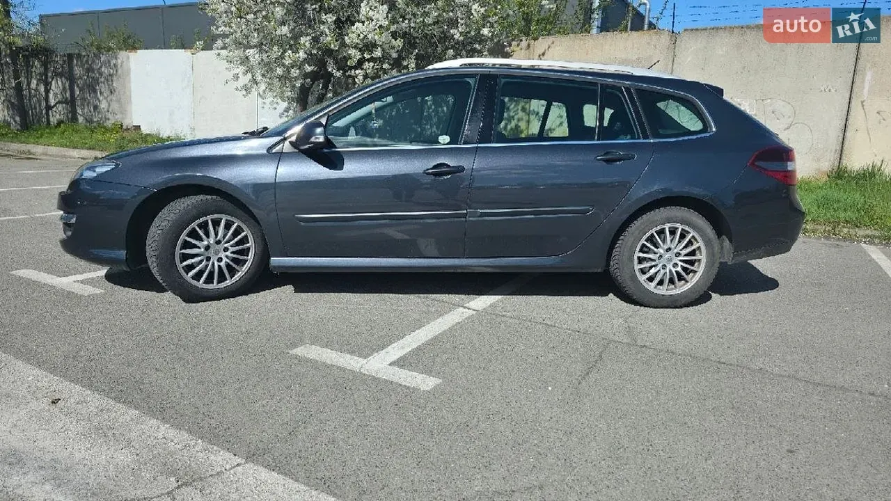 Renault Laguna 2011 photo 3