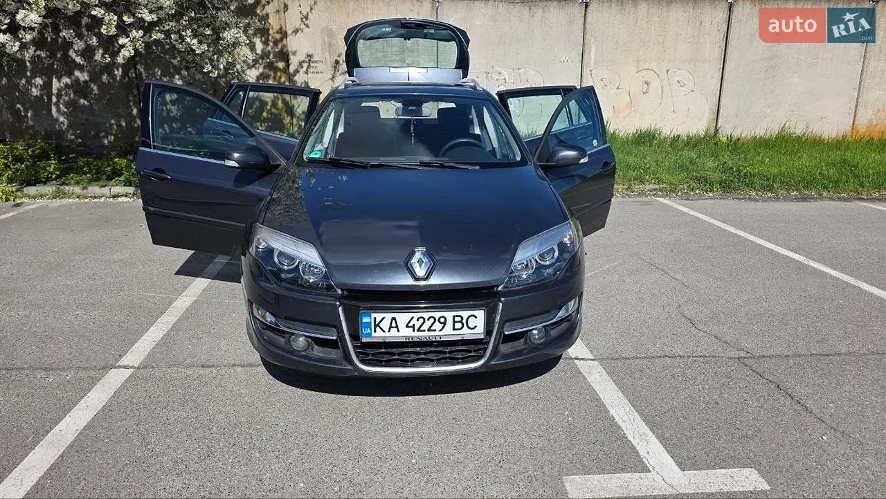 Renault Laguna 2011 photo 2