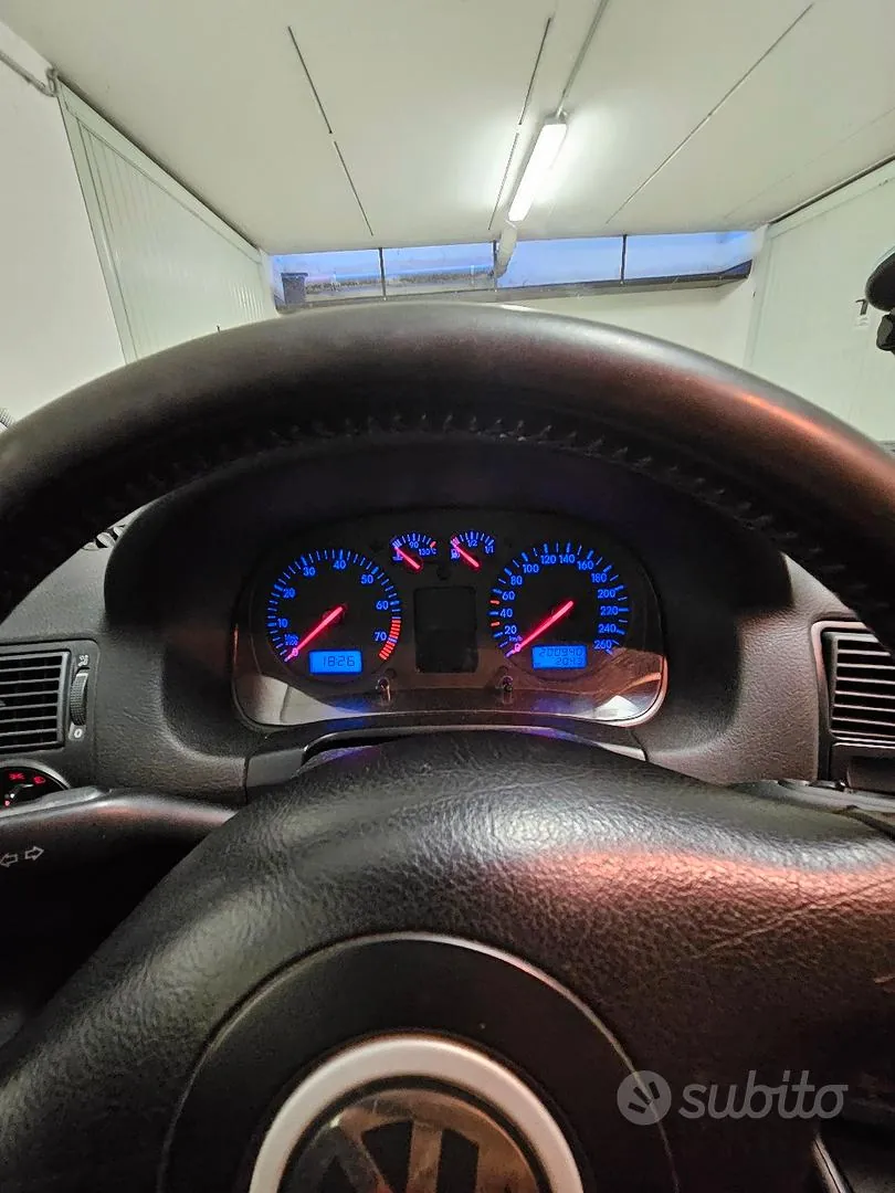 Volkswagen Golf 2004 photo 2