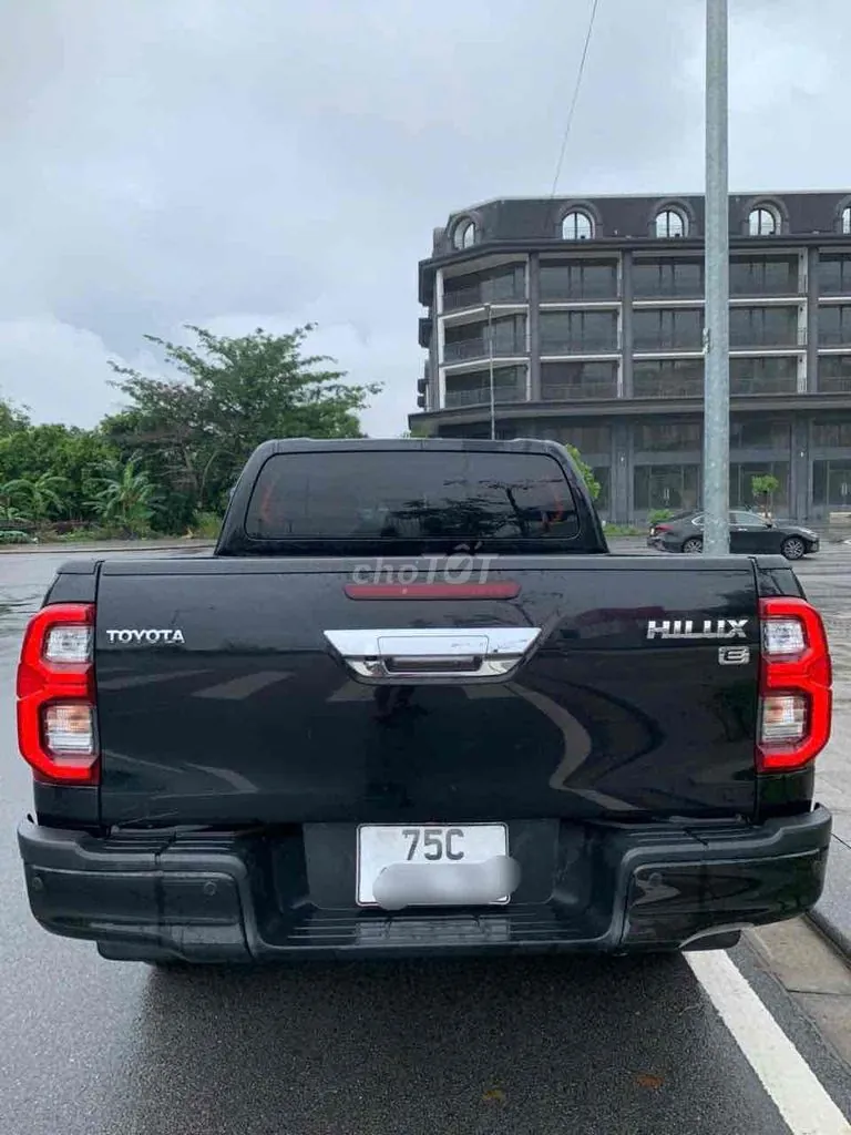 Toyota Hilux 2024 photo 2