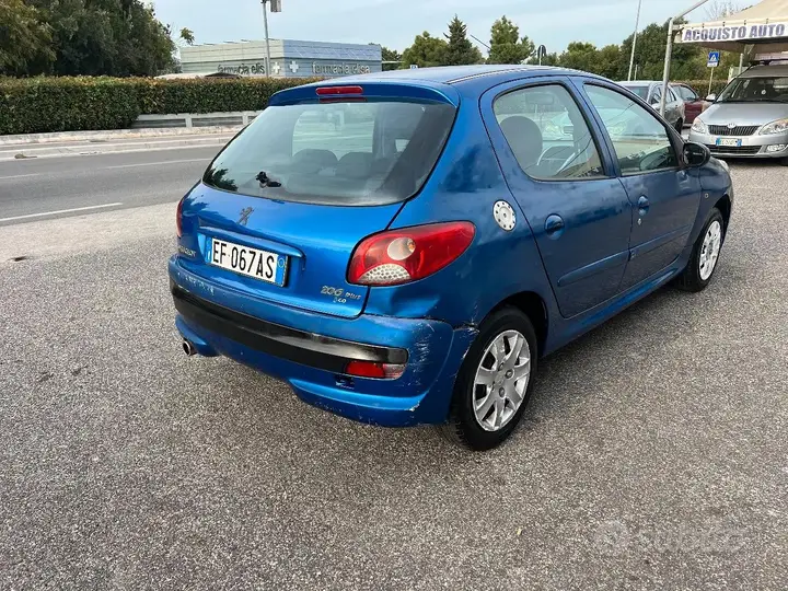 Peugeot 206 2010 photo 2