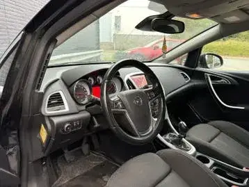 Opel Astra 2012 photo 3