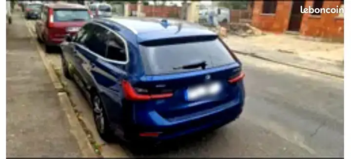 BMW 3 Series 2022 photo 2