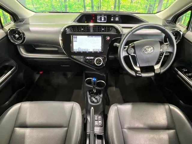 Toyota Aqua 2017 photo 2