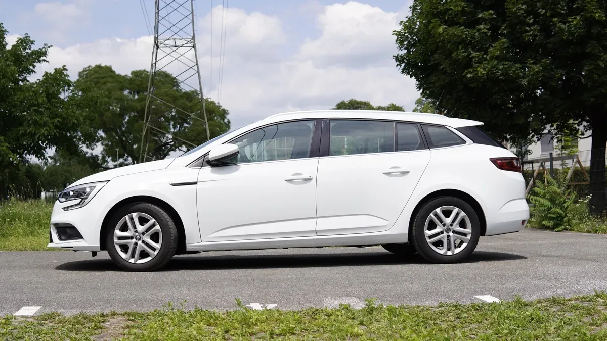 Renault Megane 2018 photo 2