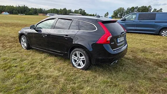 Volvo V60 2015 photo 2