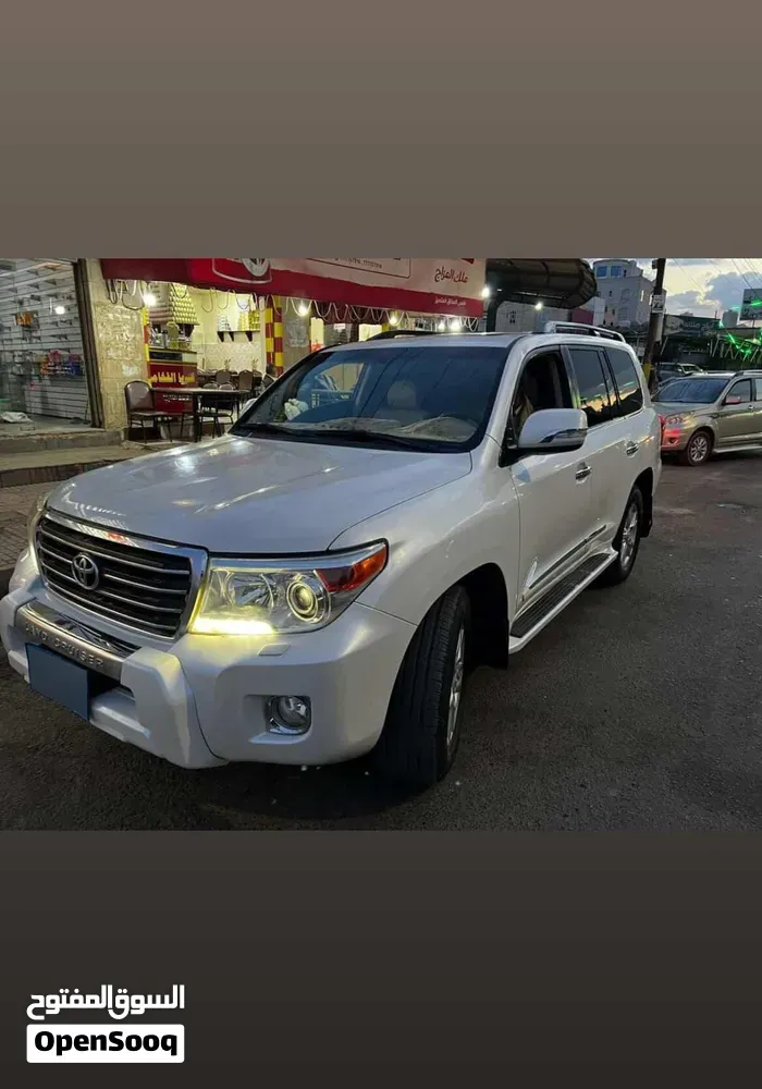 Toyota Land Cruiser 2014 photo 2