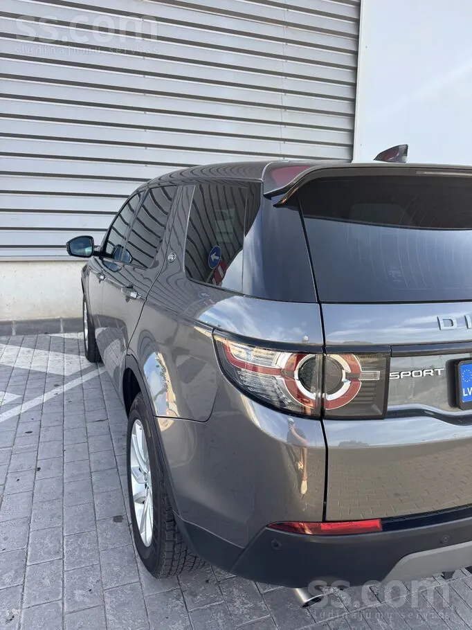 Land Rover Discovery Sport 2019 photo 4