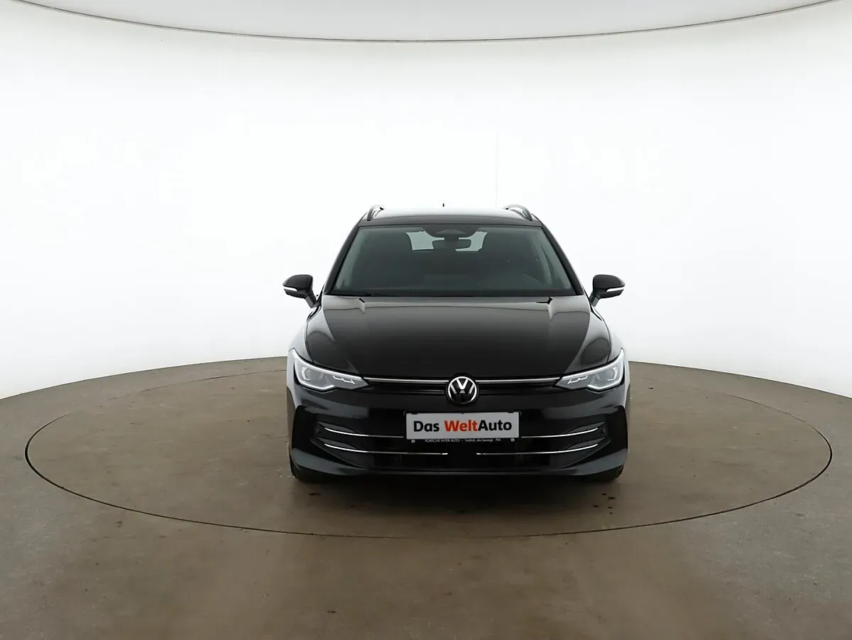 Volkswagen Golf 2025 photo 3