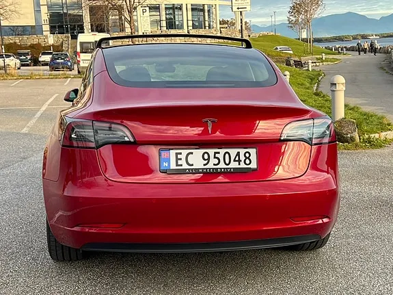 Tesla Model 3 2021 photo 4
