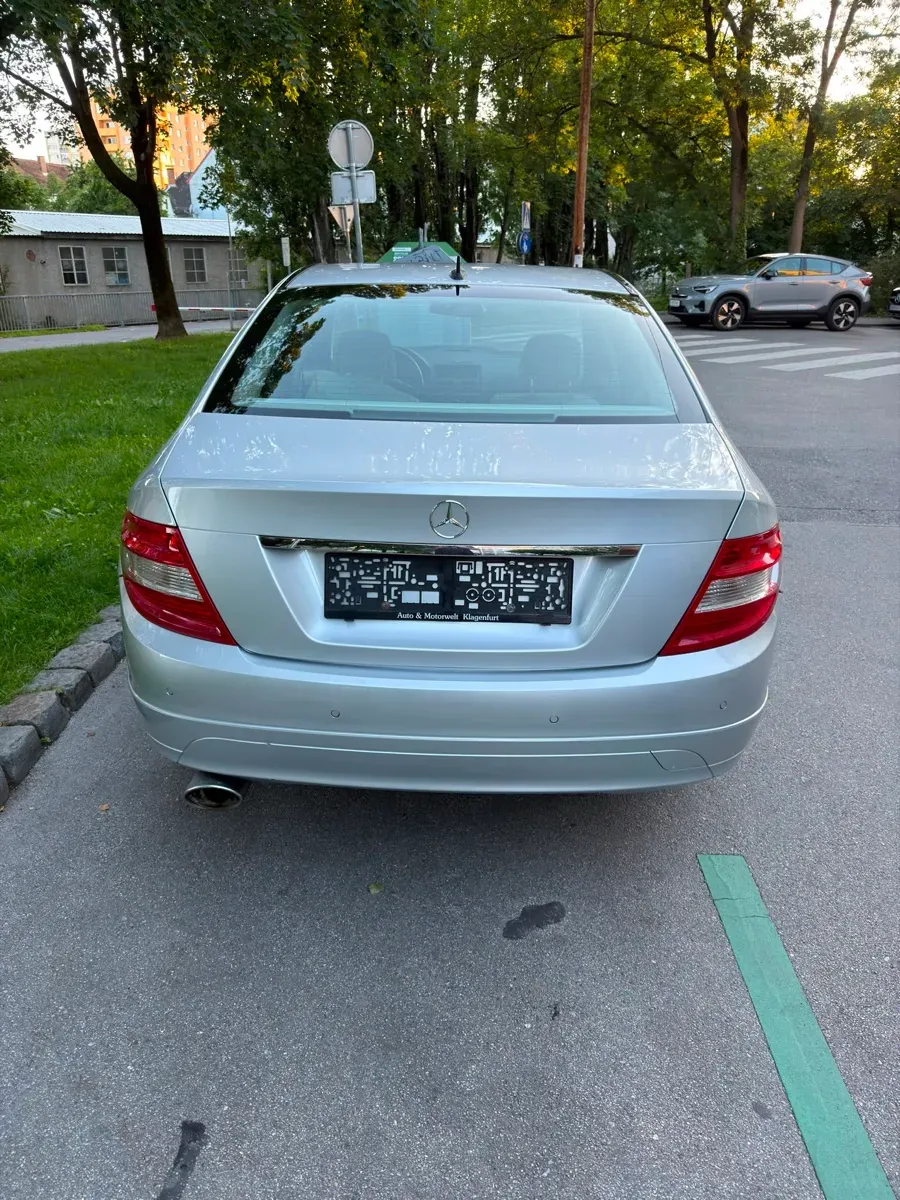 Mercedes-Benz C-Class 2011 photo 3