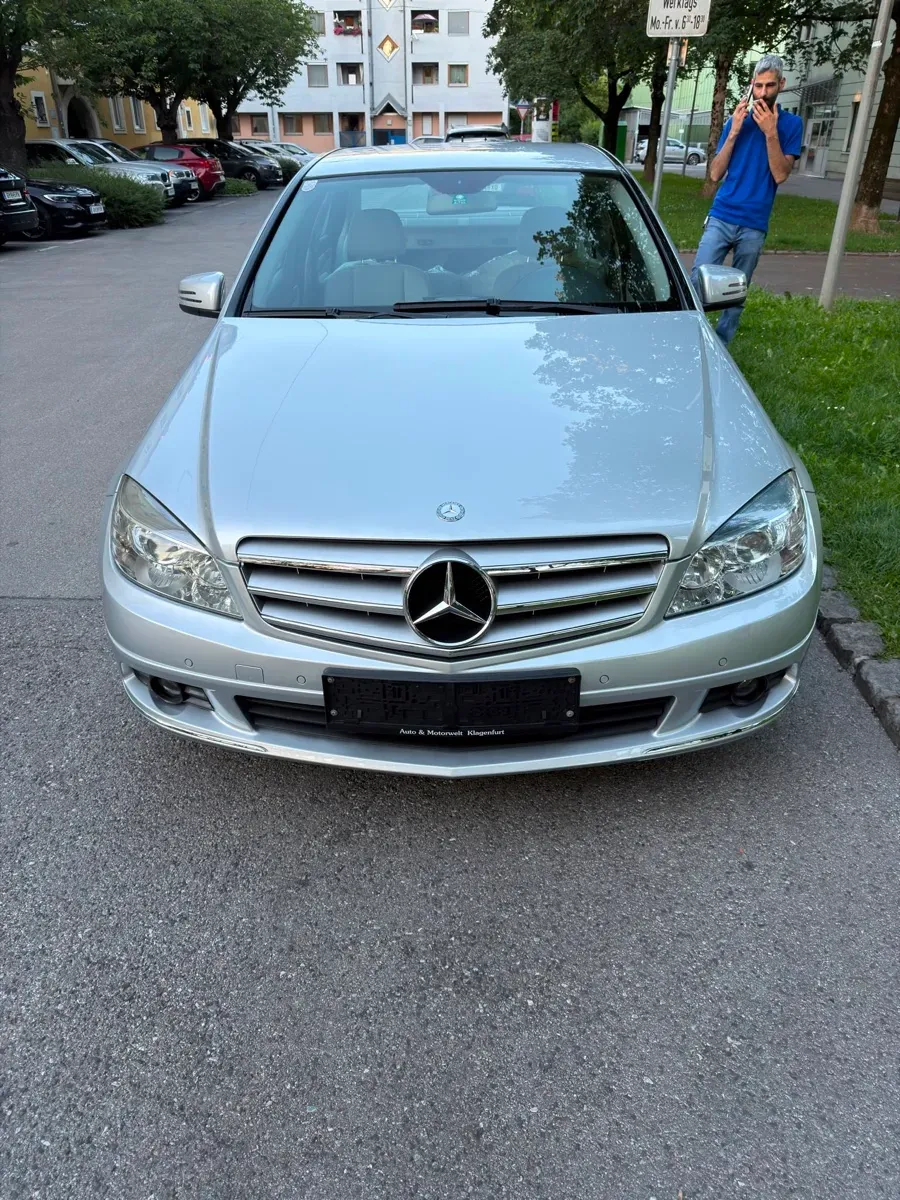Mercedes-Benz C-Class 2011 photo 2