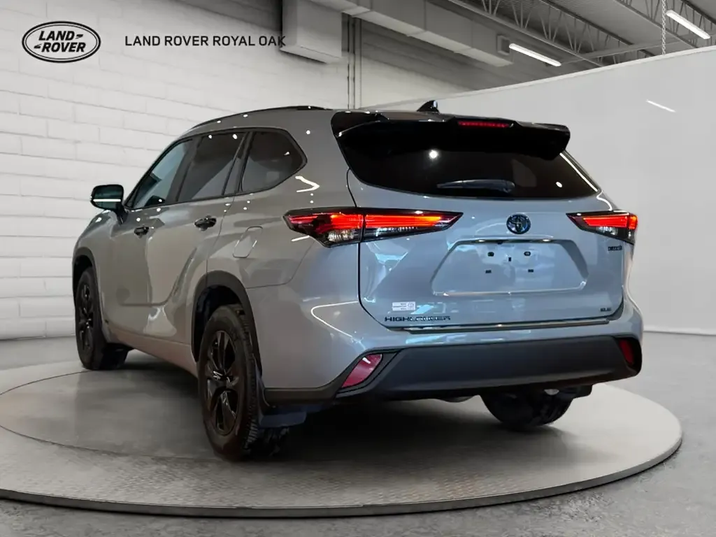 Toyota Highlander 2024 photo 3