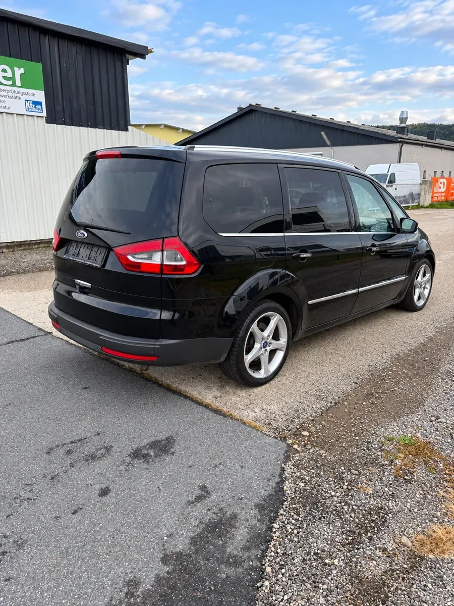 Ford Galaxy 2012 photo 3