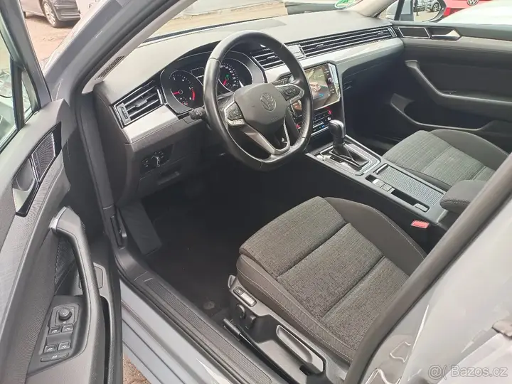 Volkswagen Passat 2022 photo 5