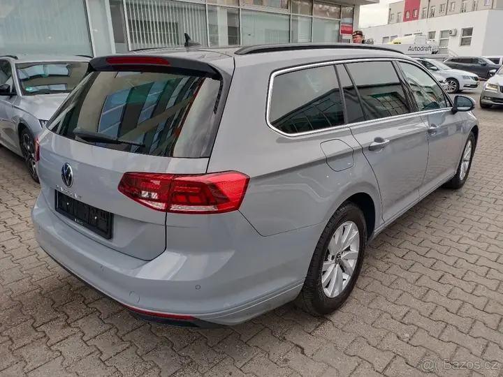 Volkswagen Passat 2022 photo 4
