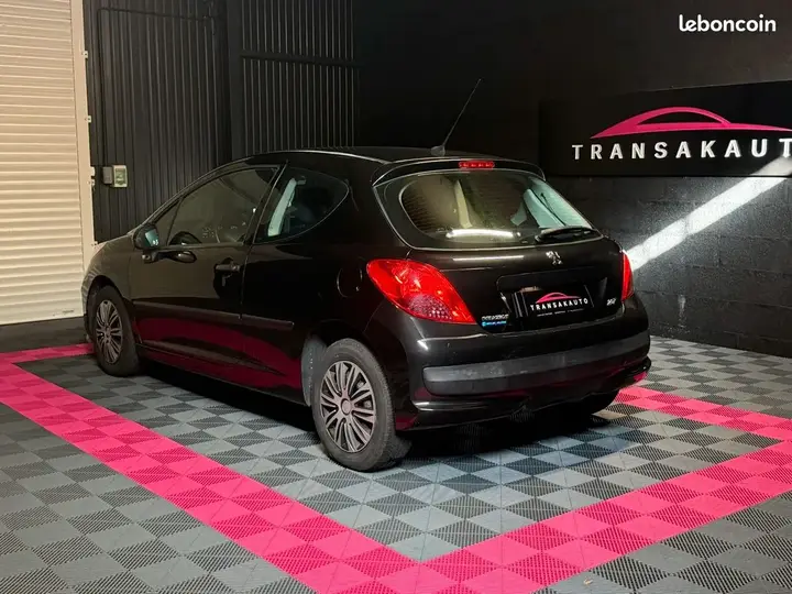 Peugeot 207 2009 photo 2