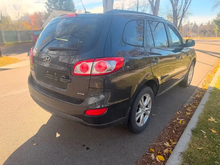 Hyundai Santa Fe 2012 photo 4
