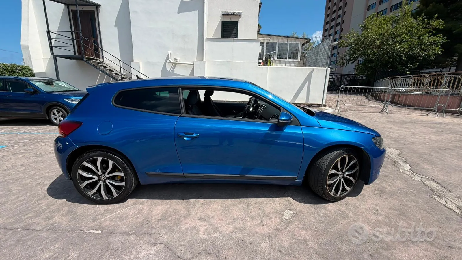 Volkswagen Scirocco 2011 photo 4