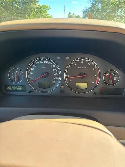 Volvo V70 2004 photo 2