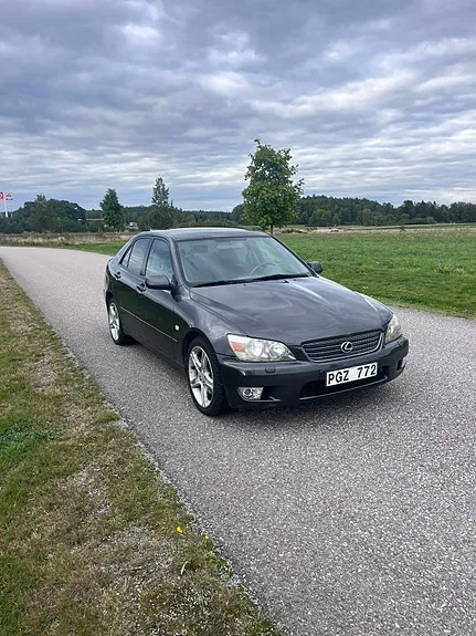 Lexus Is200 1999 photo 5