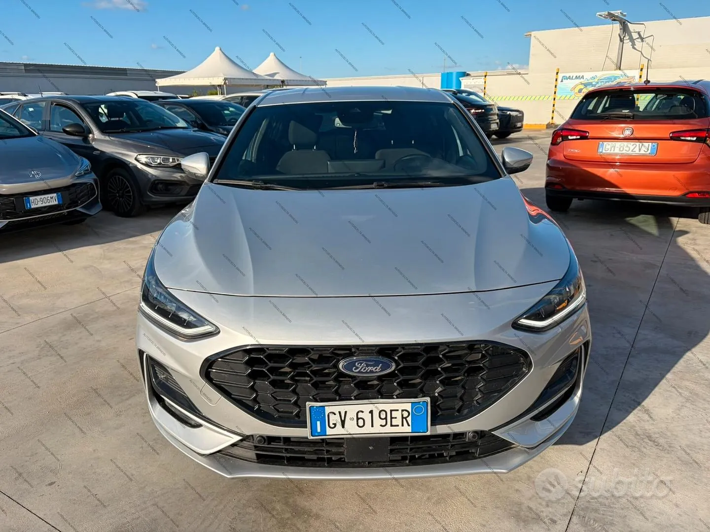 Ford Focus 2024 photo 2