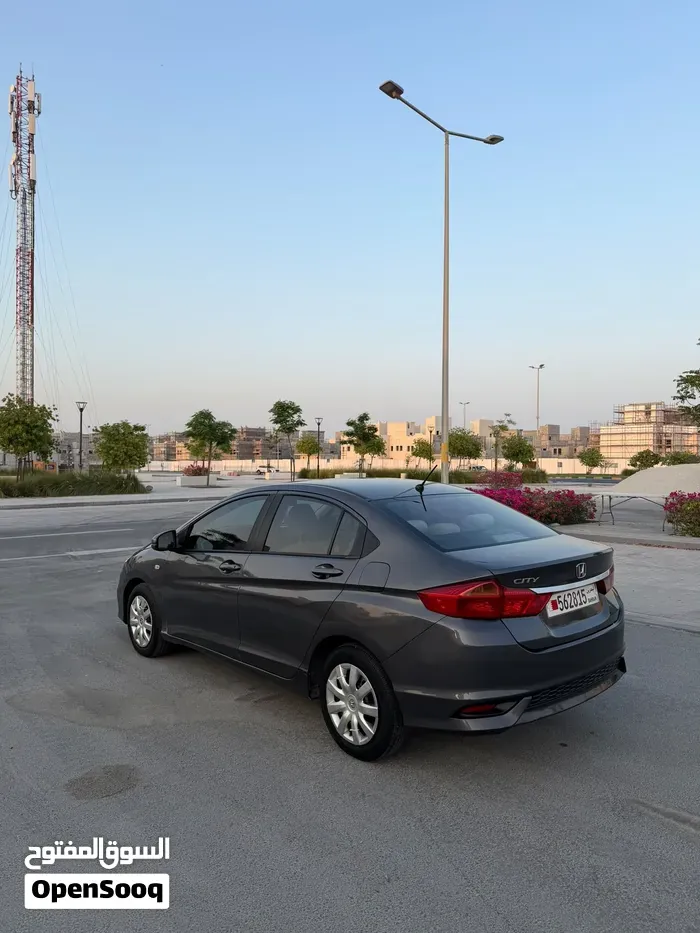 Honda City 2018 photo 2