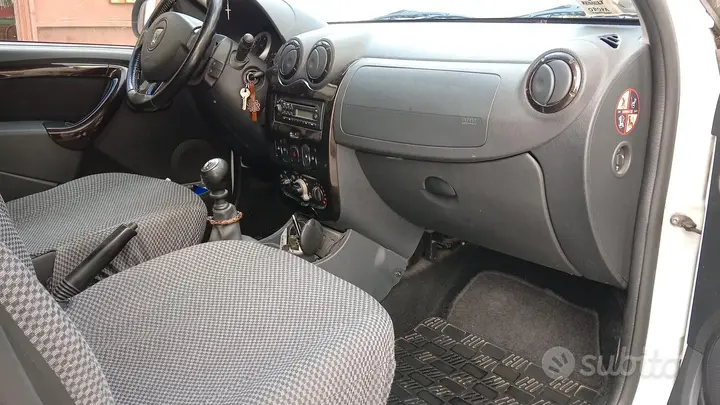 Dacia Duster 2012 photo 5