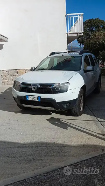 Dacia Duster 2012 photo 2