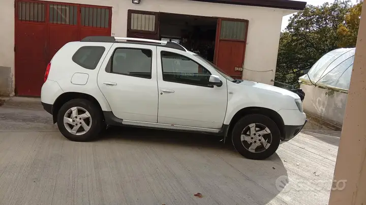 Dacia Duster 2012 photo 4